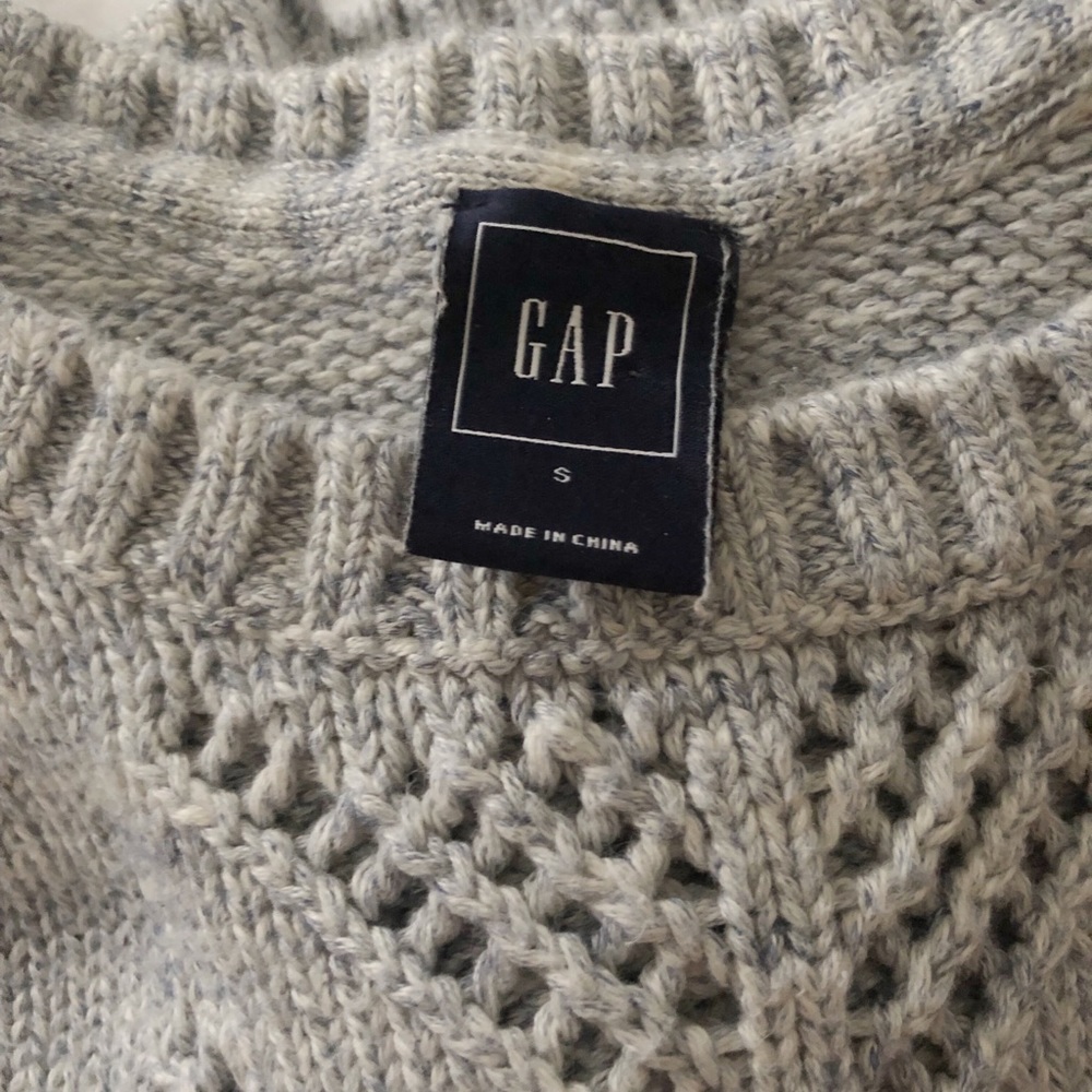 ❌SOLD❌Gap Knitted Sweater - Picture 2 of 4